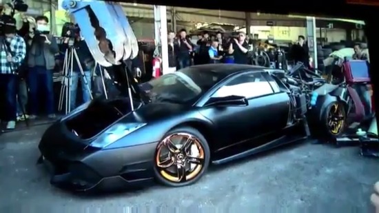 Phá nát Lamborghini Murcielago dùng biển số giả ở Đài Loan