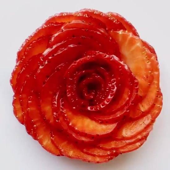 Cách làm hoa hồng trong 30 giây từ các loại rau củ