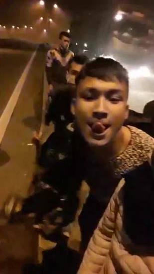 Sốc nhóm thanh niên livestream chặn xe cướp tiền ở Phú Thọ 
